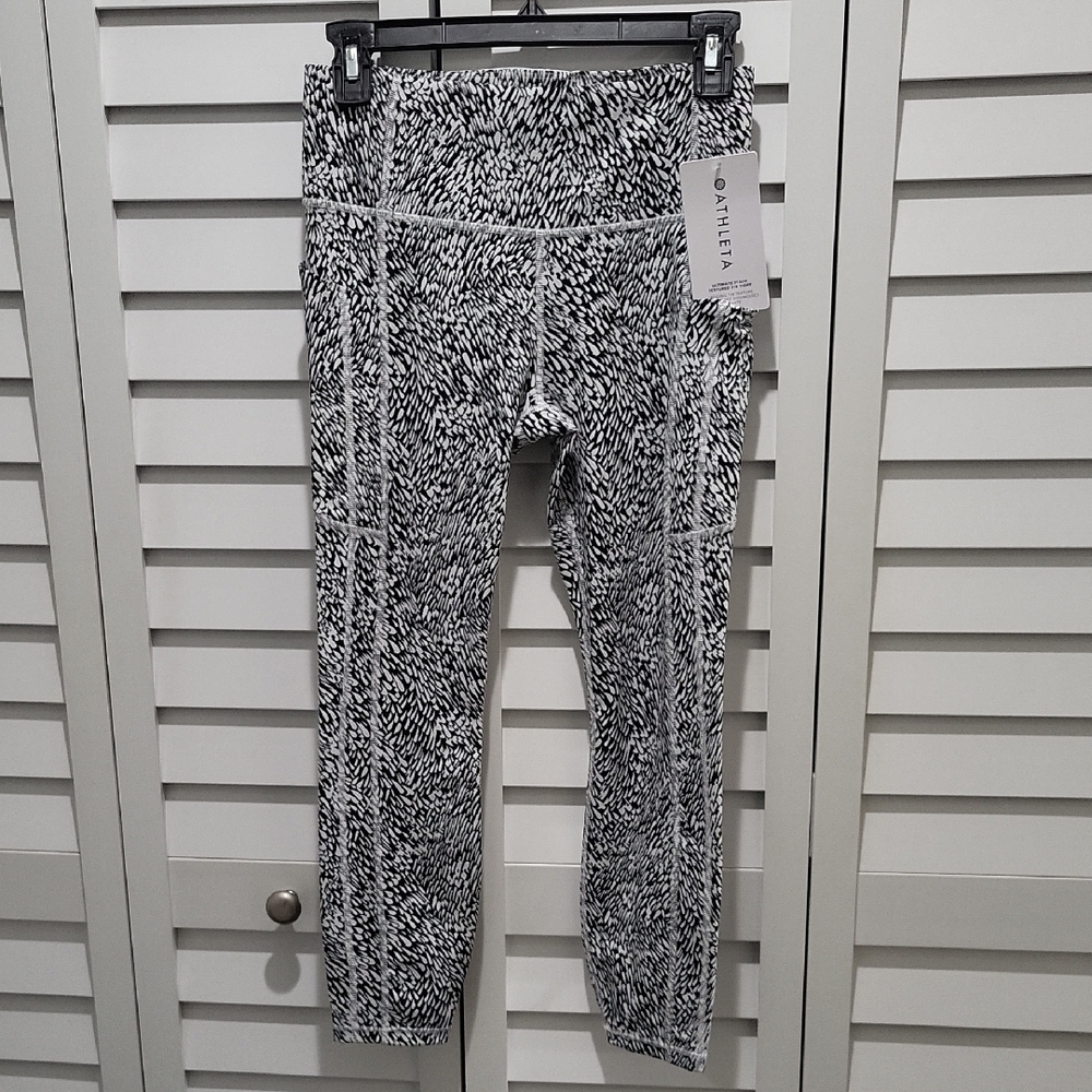 Athleta Ultimate Stash 7/8 Tight Black and White Patterned Leggings